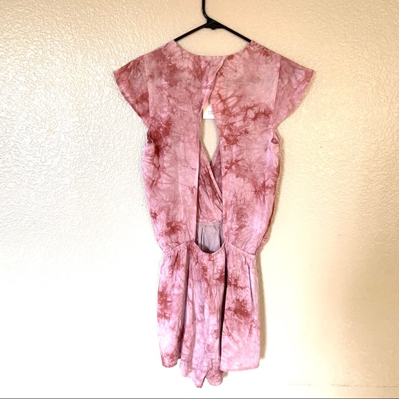 TOBI Mauve Tie Dye Open Back Deep V Romper S - Picture 8 of 8